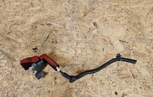 Toyota Prius (XW30) Positive cable (battery) 8267547160