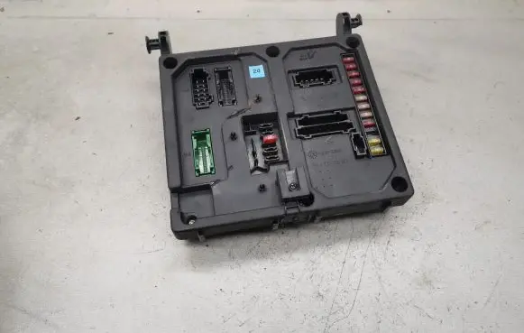 Volkswagen Sharan Fuse module S108145200E