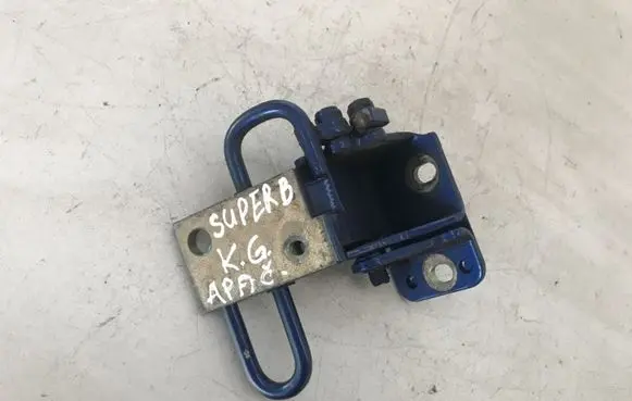 Skoda Superb B5 (3U) Rear door lower hinge 4B0333411D