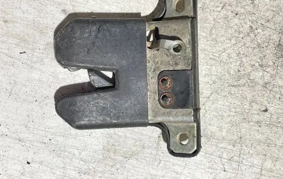 Audi A3 S3 8L Tailgate/trunk/boot lock/catch/latch 4A5827505