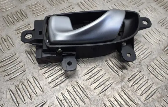 Infiniti Q70 Y51 Rear door interior handle