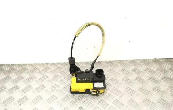Volvo S60 Front door lock 30699747