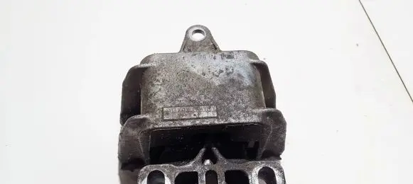 Audi A3 S3 8L Engine mount bracket