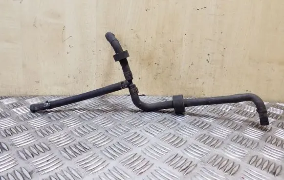 Volkswagen PASSAT B7 Engine coolant pipe/hose