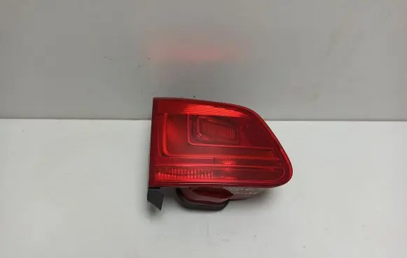 Volkswagen Tiguan Tailgate rear/tail lights