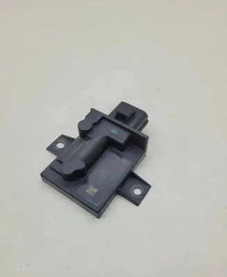 Jaguar XE Fuel pump relay FK729D370AC