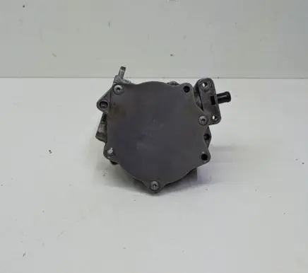 Audi A4 S4 B8 8K Vacuum pump 06J145100G