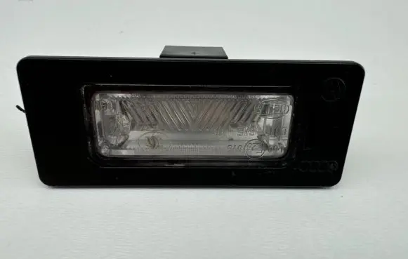 Audi Q5 SQ5 Number plate light 8T0943021