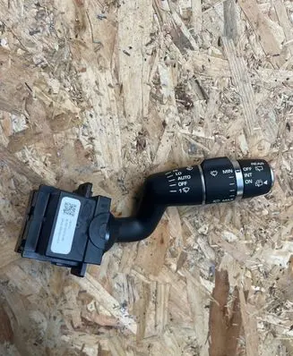 Land Rover Discovery Sport Wiper control stalk BJ323F973BA PBTGF30