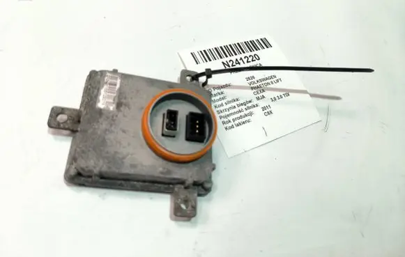 Volkswagen Phaeton Voltage converter/converter module 8K0941597B