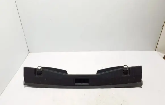 Trunk/boot sill cover protection