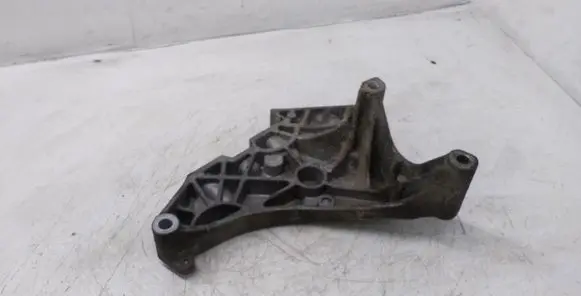 Volkswagen PASSAT B6 Engine mounting bracket 03L199207