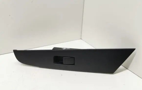 Mazda 3 I Electric window control switch 66380