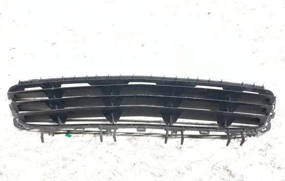 Opel Astra H Front bumper lower grill 37576870