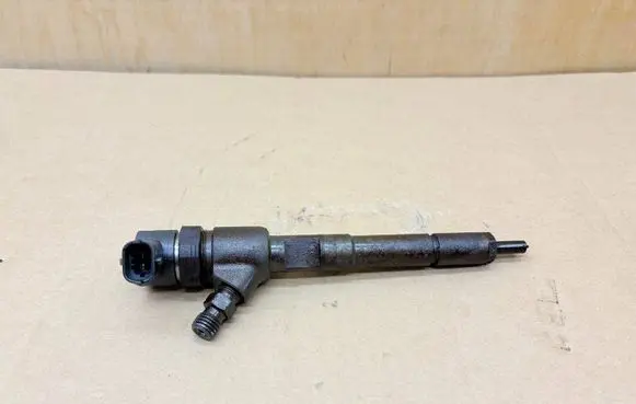 Fiat 500L Fuel injector 0445110351