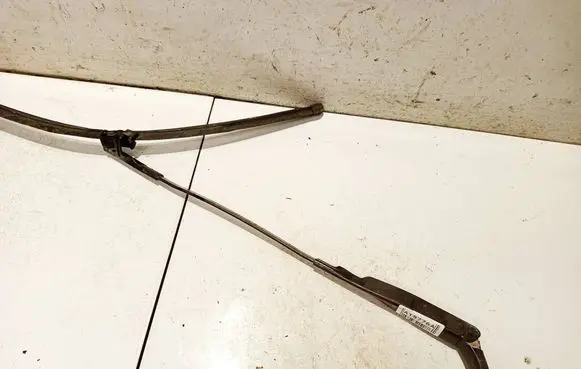 Volkswagen PASSAT B5.5 Front wiper blade arm 3b1955410c