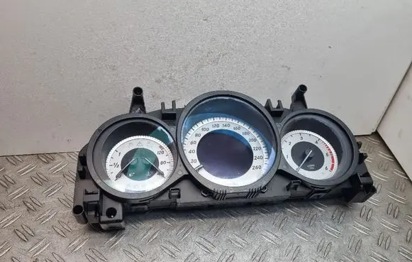Mercedes-Benz C W204 Speedometer (instrument cluster) A2049004108 A2C53435305