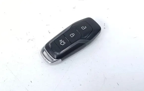 Ford Mondeo MK V Ignition key/card 