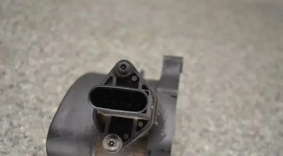 BMW 5 E39 Mass air flow meter 7787076 0928400468