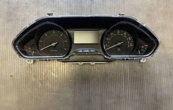 Peugeot 2008 I Speedometer (instrument cluster) 769167080U 769317790U