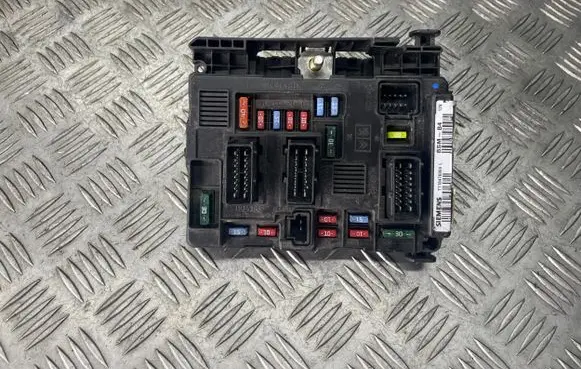Citroen Xsara Picasso Fuse module 9650618380 156366269 0709894