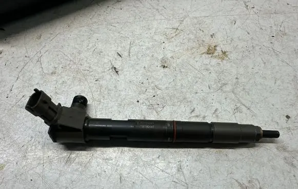 Opel Astra K Fuel injector 55490361