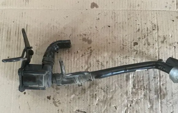 Volkswagen Transporter - Caravelle T6 Engine coolant pipe/hose 04L121034