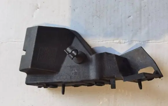 Audi Q5 SQ5 Front bumper mounting bracket 8R0807283C