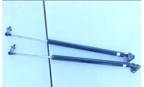 Mitsubishi Grandis Tailgate strut 