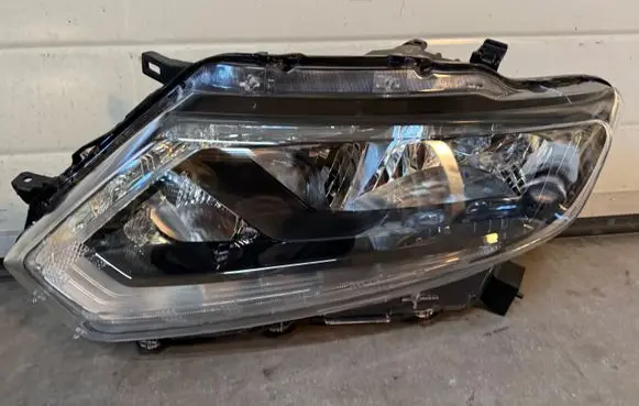 Nissan X-Trail T32 Headlight/headlamp xtrailt32