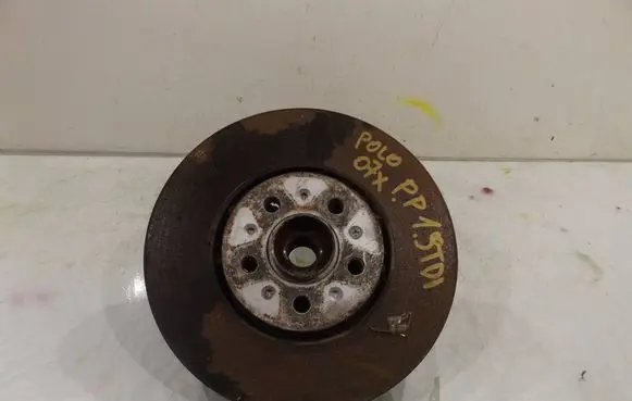 Volkswagen Polo IV 9N3 Front wheel hub spindle knuckle