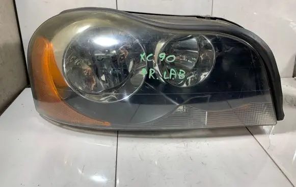 Volvo XC90 Headlight/headlamp 89009431