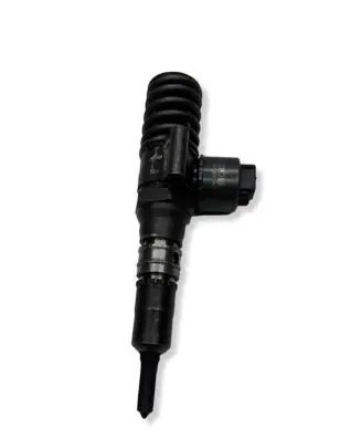 Volkswagen Golf V Fuel injector 03G130073G