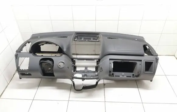 Mercedes-Benz Vito Viano W639 Dashboard A6396820098 A6396800906 A6396800806