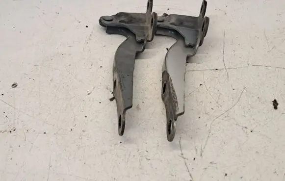 Toyota Prius (XW20) Tailgate/trunk/boot hinge