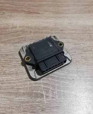 Audi 80 90 S2 B4 Ignition amplifier control unit 191905351C