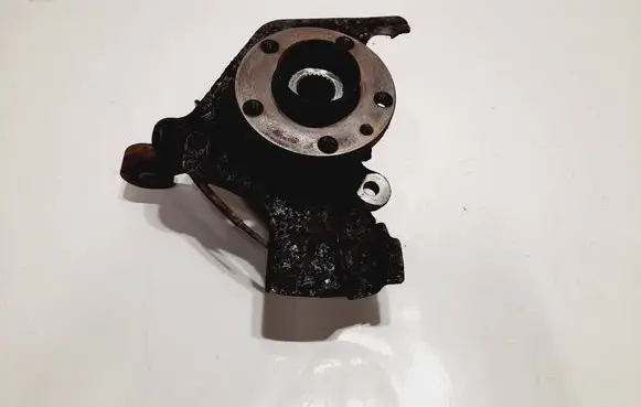 Front wheel hub spindle knuckle