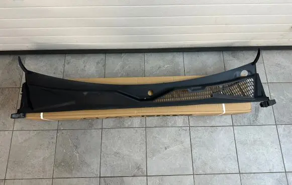 Volkswagen Amarok Wiper trim 2H1819403B
