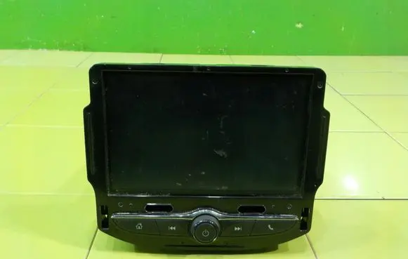 Opel Corsa E Radio/CD/DVD/GPS head unit 555343750