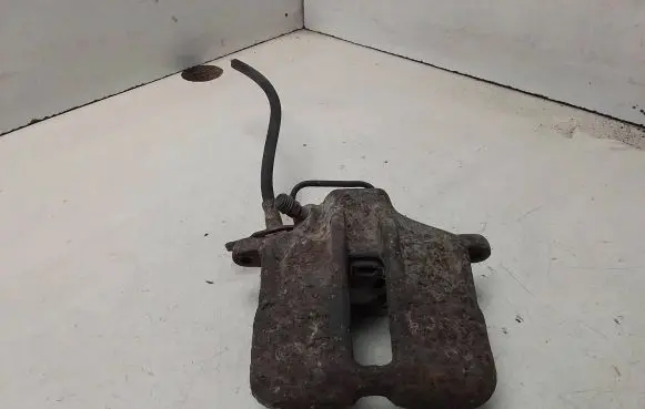 Volkswagen PASSAT B5 Front brake caliper