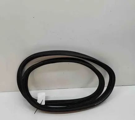 BMW X2 F39 Trunk rubber seal (body) 7423834