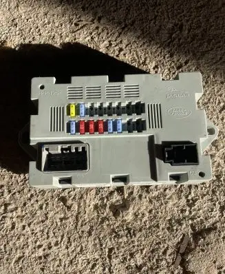 Land Rover Discovery Sport Fuse module CPLA14Q073AA