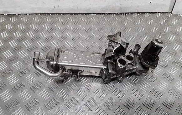 Volkswagen Jetta VI EGR valve cooler 03L131512DQ 11725509 0280751016