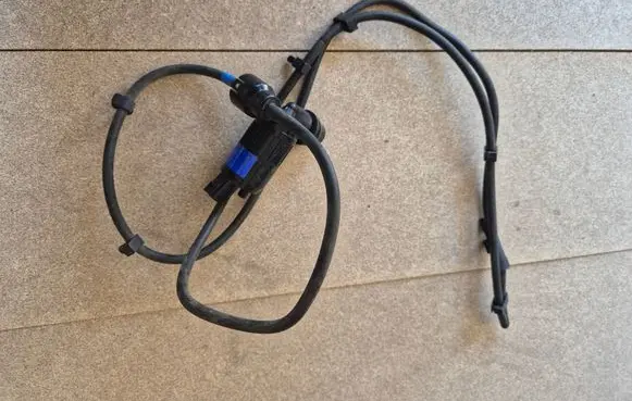 Ford Mondeo MK V Windscreen/windshield washer pump JL1B17664A CZ00C 32182216
