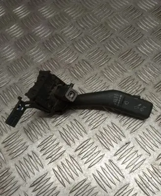 Skoda Superb B6 (3T) Wiper control stalk 1K0953519K