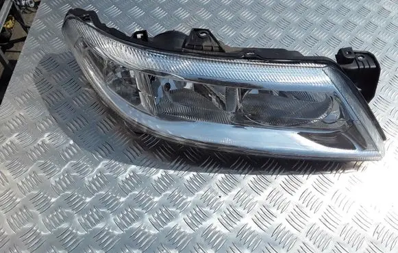 Renault Laguna II Headlight/headlamp 8200002847