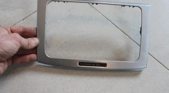 Radio/GPS head unit trim