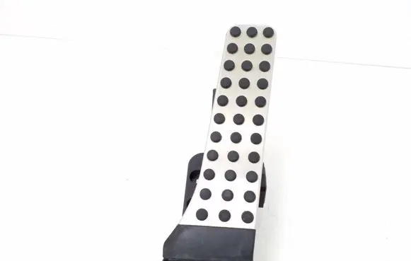 Mercedes-Benz E C207 W207 Accelerator throttle pedal A2043000204