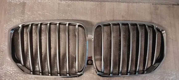 BMW X5 G05 Front bumper upper radiator grill 7454887