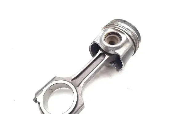 Ford Focus ST Piston with connecting rod YLF6